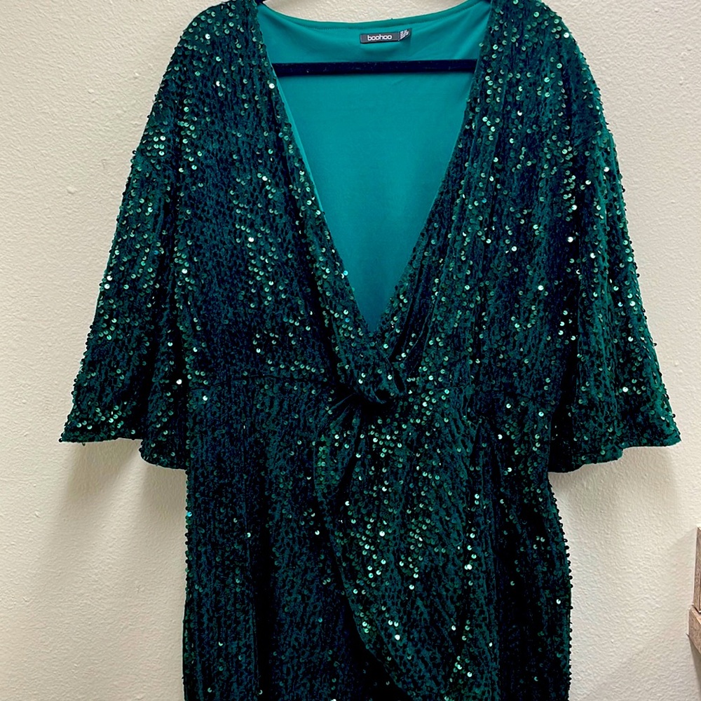 Sz 20 - Emerald Green Sequin Velvet Know Dress - BooHoo